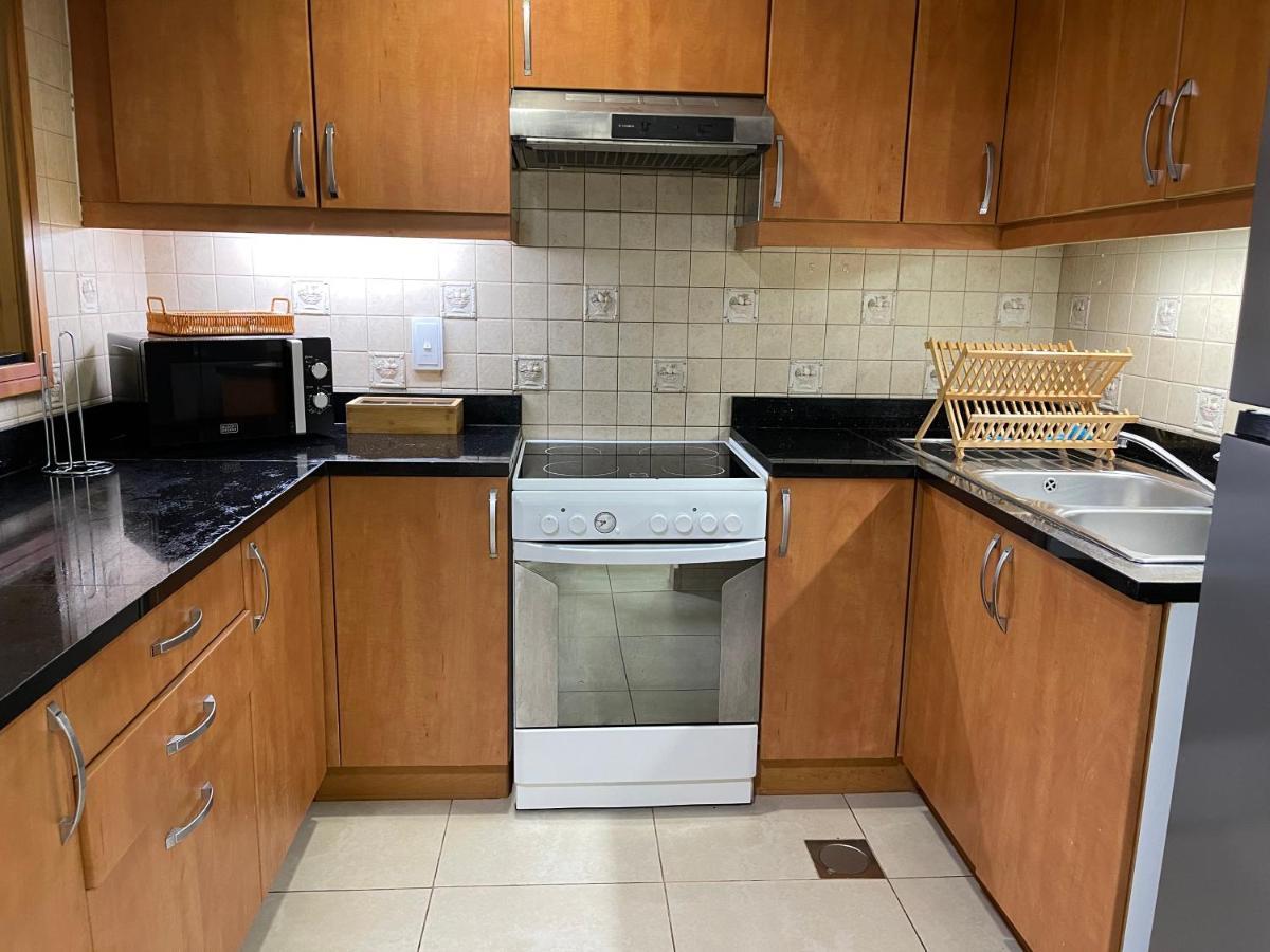 Metro Premium Location Spacious 2 Bedroom Apartment Right Next To The Metro ドバイ エクステリア 写真