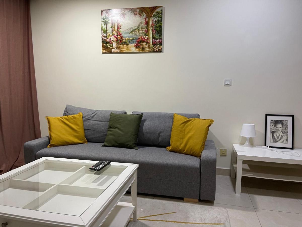 Metro Premium Location Spacious 2 Bedroom Apartment Right Next To The Metro ドバイ エクステリア 写真