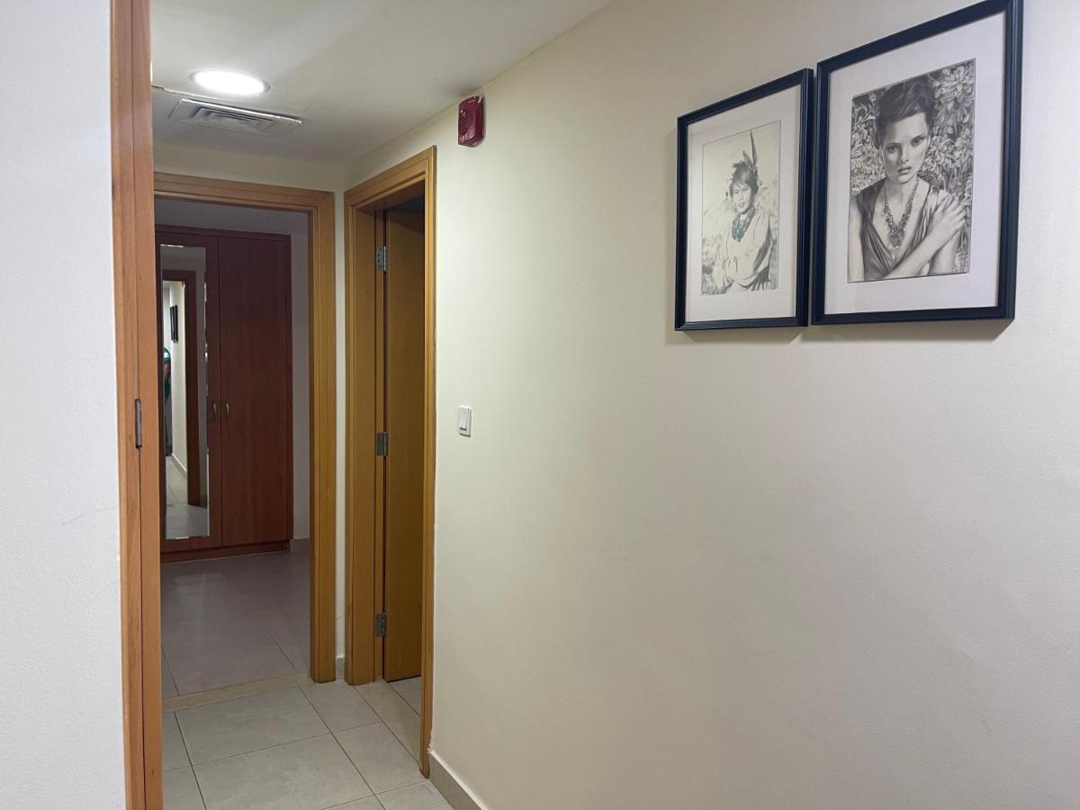 Metro Premium Location Spacious 2 Bedroom Apartment Right Next To The Metro ドバイ エクステリア 写真